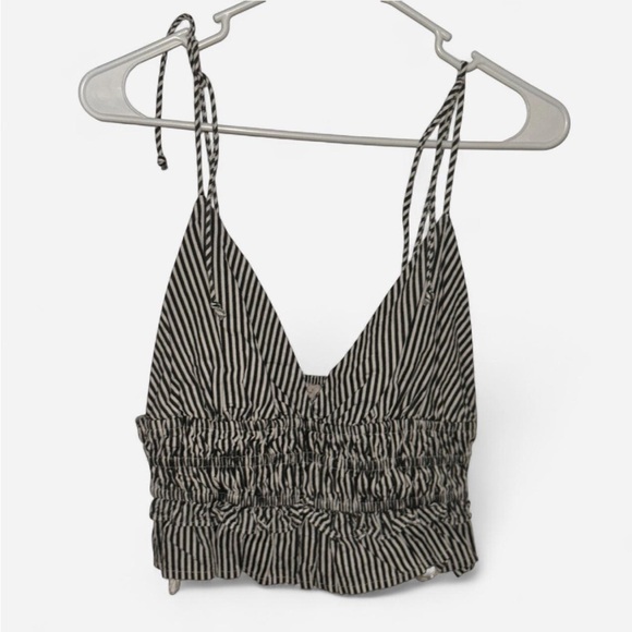 Sim & Sam Croptop - Picture 1 of 3